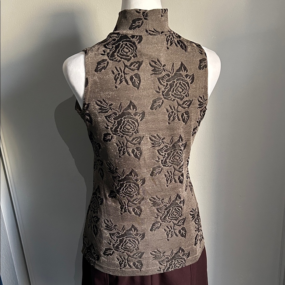 Baranda Vintage Shimmer Floral Sleeveless Mock Neck Top - Picture 3 of 9